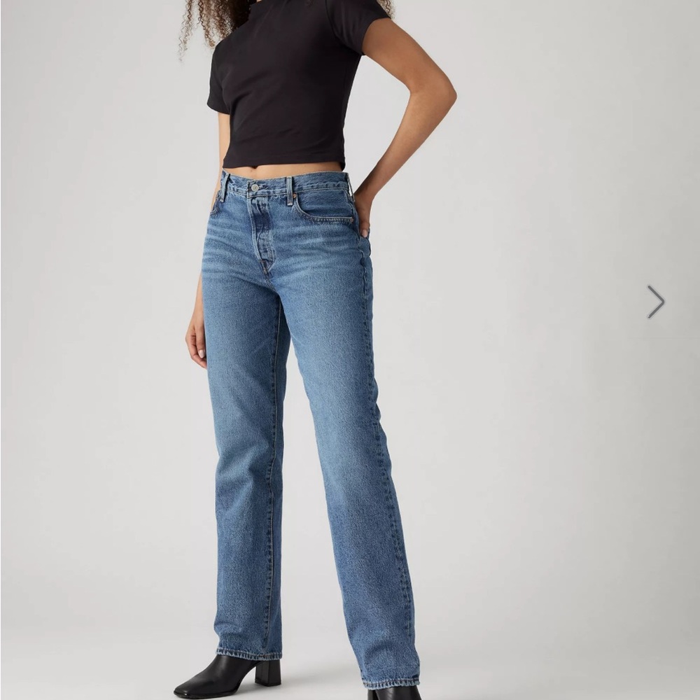 Levi’s 501 jeans in “not my news channel” size 27W 30L